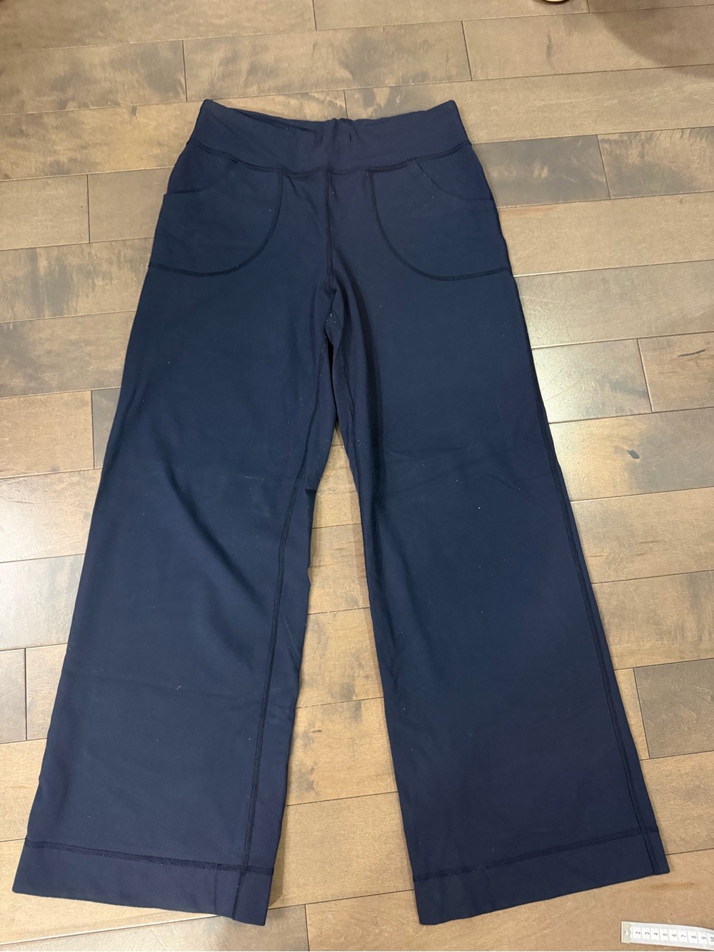 Lululemon Wide-Leg Pants size Small can fit Size 6/8